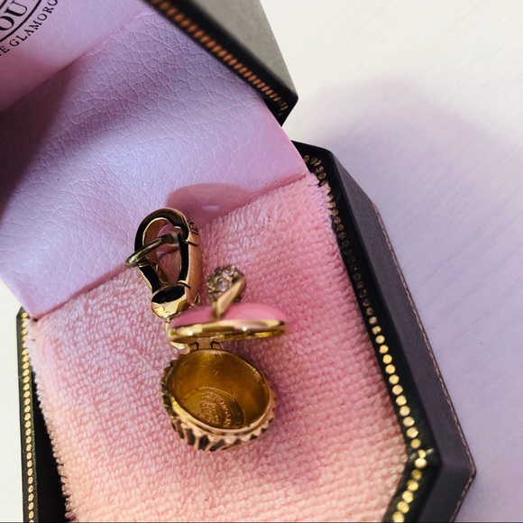 NWT Juicy Couture Cupcake Bracelet Charm - Picture 4 of 5
